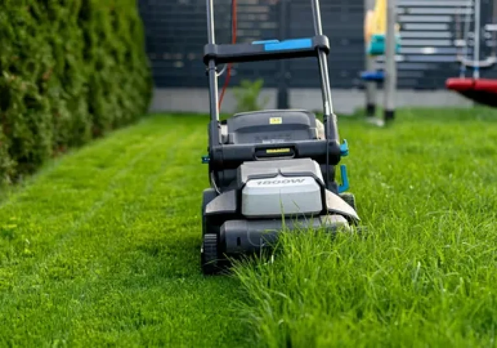 Lawn Mowing Brampton