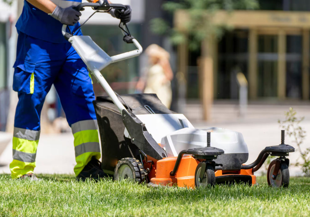 imgi_115_Commercial-Landscaping-Hero-1